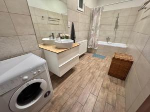 S6 - APARTMENT PROMO next to gozsdu garden