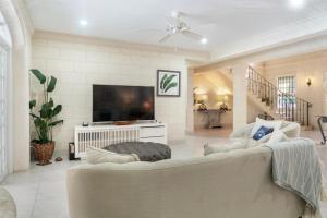 Royal Palms, St James