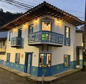 Hermosa casa con magico paisaje - Hispania