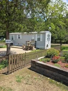 Oak Ridge Oasis - Neosho