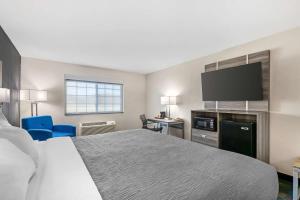 Quality Inn & Suites Fort Madison near Hwy 61