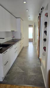 Eraldi maja, hoov, rand lähedal