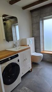 Eraldi maja, hoov, rand lähedal