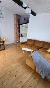 Eraldi maja, hoov, rand lähedal