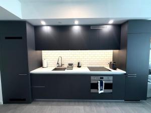 Stunning City Views Studio Gym Pool