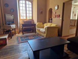 Maisons de vacances Gite de Montrepos - Ancien Presbytere XVIIe siecle : photos des chambres
