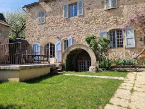 Maisons de vacances Gite de Montrepos - Ancien Presbytere XVIIe siecle : photos des chambres