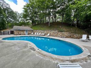 Panoramic Vista Gatlinburg Hot Tub Community Pool Access