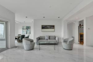 Beautiful 5 bedroom West Vancouver Mansion