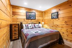 Baby Bear Paw Cabin