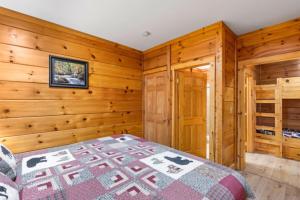 Baby Bear Paw Cabin
