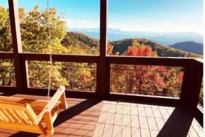 Graceful Smoky Retreat Hot Tub Incredible Views