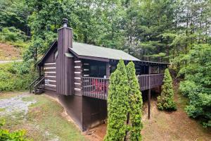 Blissful Bear Heaven- Honeymoon Cabin