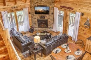 Smokies Escape Hot Tub Community Pools