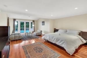 The West Vancouver Getaway Estate 5 Bedrooms