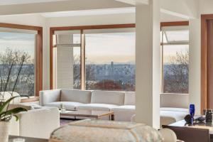 The West Vancouver Getaway Estate 5 Bedrooms