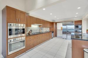 The West Vancouver Getaway Estate 5 Bedrooms