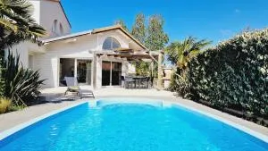 Villa 09, piscine chauffée 8 personnes à 2 pas de l'océan - 奥洛讷堡