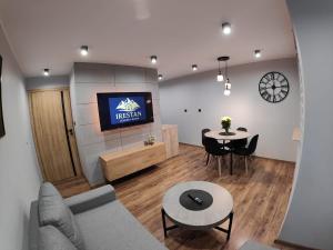 Apartament IRESTAN - Komfortowy wypoczynek w sercu Karkonoszy - 3-star hotels in Jelenia Góra