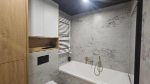 Sky Apart W21 Atlas Arena