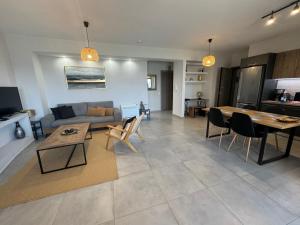 Zonapartments B sea view- city center