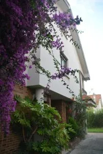 Chalet in Miengo with a community pool, chalet en miengo con piscina comunitaria - Miengo