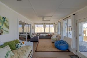 Boat dock and jet ski pad! bring your boat!