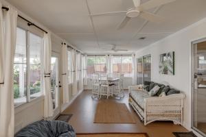 Boat dock and jet ski pad! bring your boat!