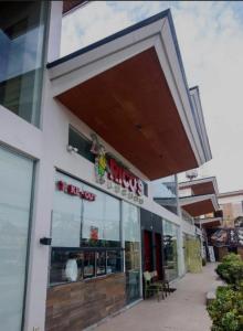 Anya and Carls Comfy