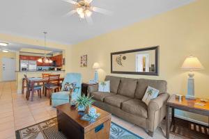 Gulf Views Lazy River Pools Hot Tub - Sleeps 6