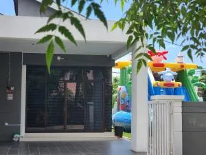 Dirgahayu Homestay III Serindit - Selamar