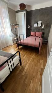 Appartements La Cite Guillemaud 1930, parking, balcon et wifi : photos des chambres