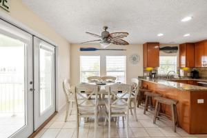 New! Iguana Palms - Private beach - Pet Freindly!