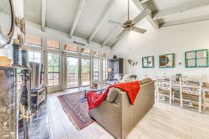 Walk to Dtwn Ruidoso Mtn-View Condo with Pool!