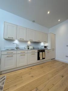 Modern 1-Bed Apartment in Prime Location