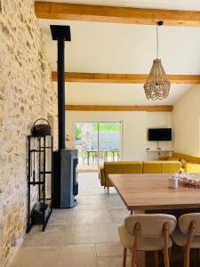 Villas Maison de charme - Jardin - Parking - Proche CEA Cadarache - ITER : photos des chambres