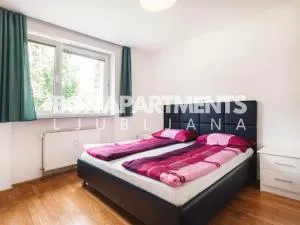 70 square m with balcony+parking+AC - Stožice