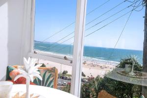 Azure Kirra - Chic Beachfront Living in Coolangatta