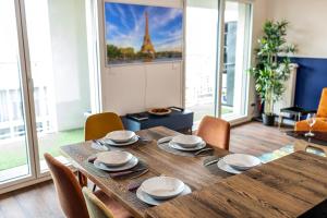 Appartements Chic & Cosy - Private Parking - Between Paris & DisneyLand - 5min TrainStation, Big Mall : photos des chambres