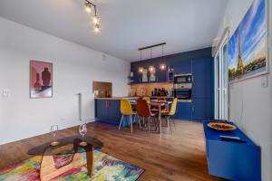 Appartements Chic & Cosy - Private Parking - Between Paris & DisneyLand - 5min TrainStation, Big Mall : photos des chambres