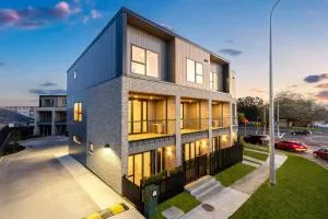Luxury Stay in Central Takapuna - Westlake