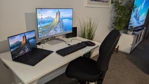 City Apartment 2xfree parking - Pool - Gym Wi-Fi