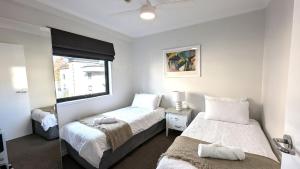 City Apartment 2xfree parking - Pool - Gym Wi-Fi