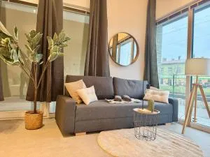 Spacious Patio Apartment - Ground Floor - 新特尔布鲁