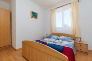 Apartments and rooms with parking space Podgora, Makarska - 23916