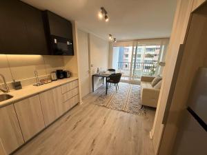 HOM I Nuevo Depto 1D1B Nunoa 2PAX Metro PlazaEgana