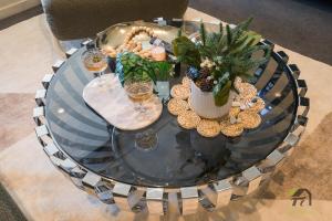 Luxury Apartment with 3 Rooms, 3 Bathrooms, and 2 Parking Spaces at Darling Harbour & Convention Center in Sydney