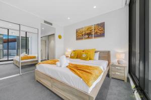 Luxury Apartment with 3 Rooms, 3 Bathrooms, and 2 Parking Spaces at Darling Harbour & Convention Center in Sydney