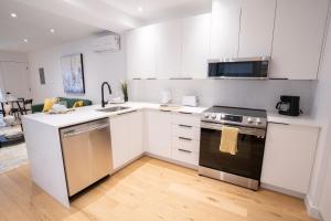 Beautiful Large 3BedR Downtown 2mins To Metro
