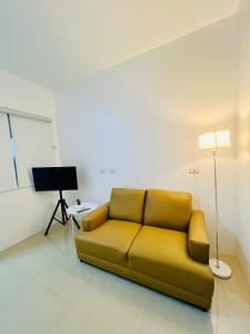 Cozy Apt walk to IT Park - fast wifi & pool access